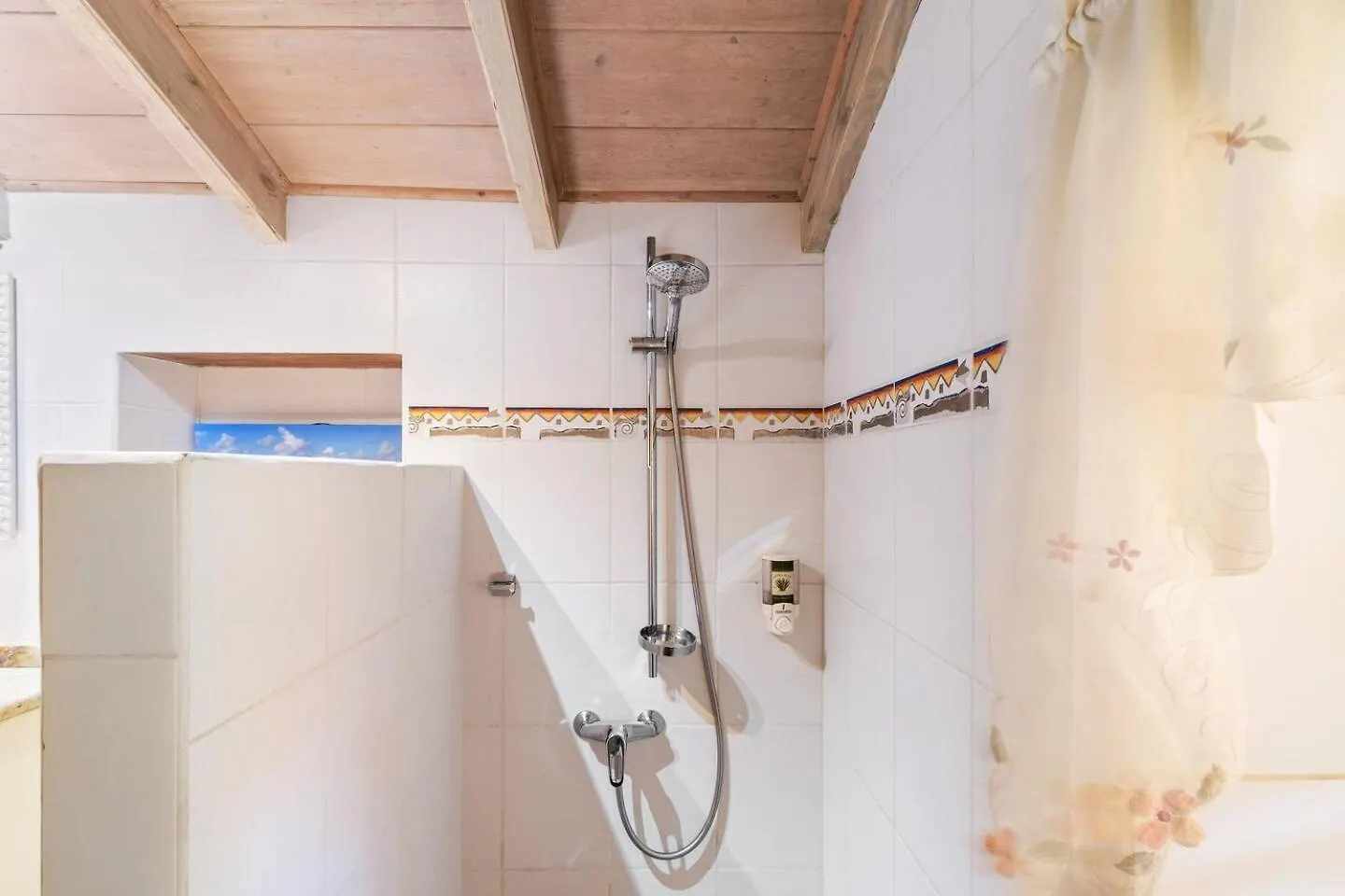 Villa Laurence - Steps To Ocean Bliss By Lucha Savaneta Holiday home