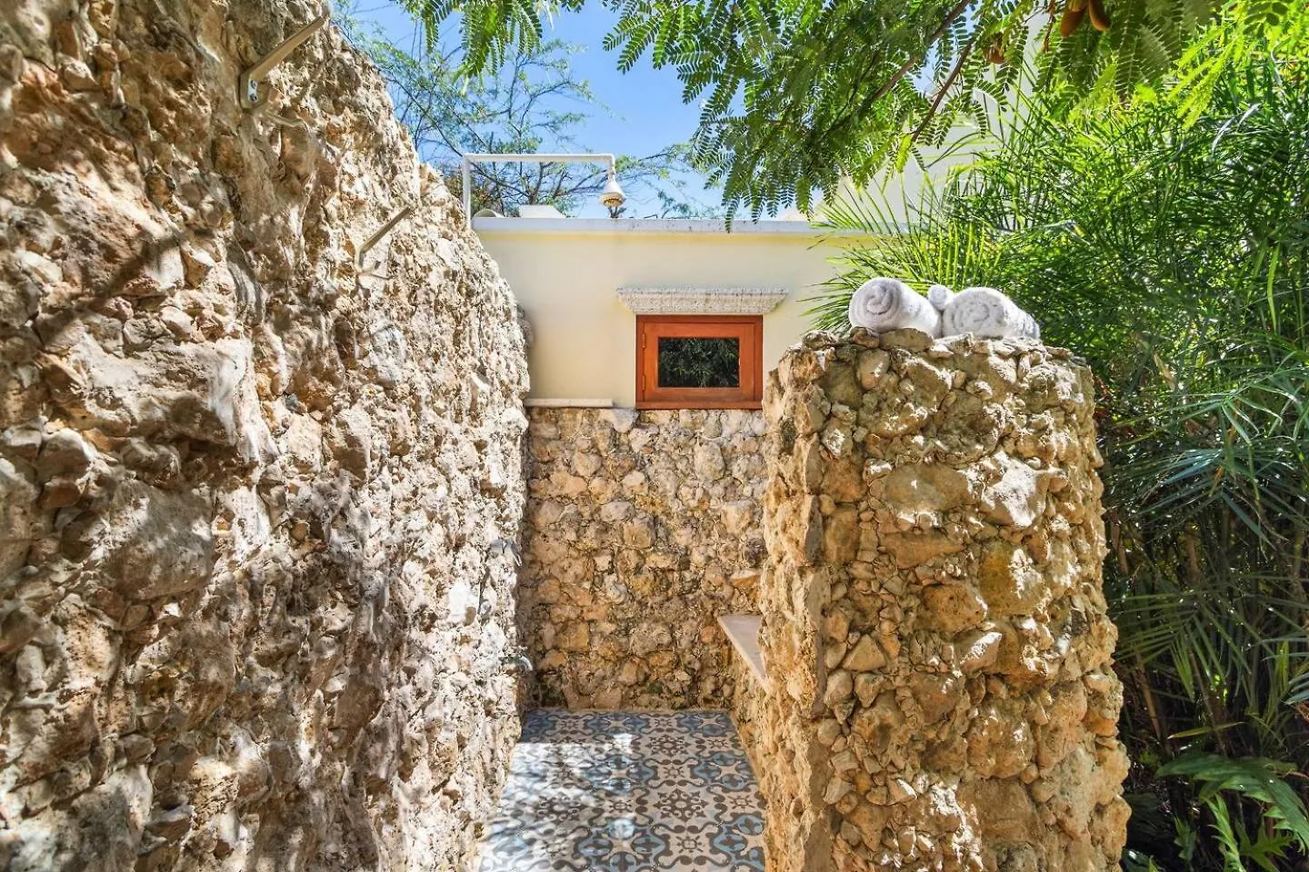Villa Laurence - Steps To Ocean Bliss By Lucha Savaneta