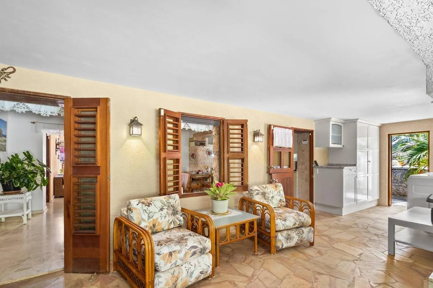 Villa Laurence - Steps To Ocean Bliss By Lucha Savaneta Holiday home