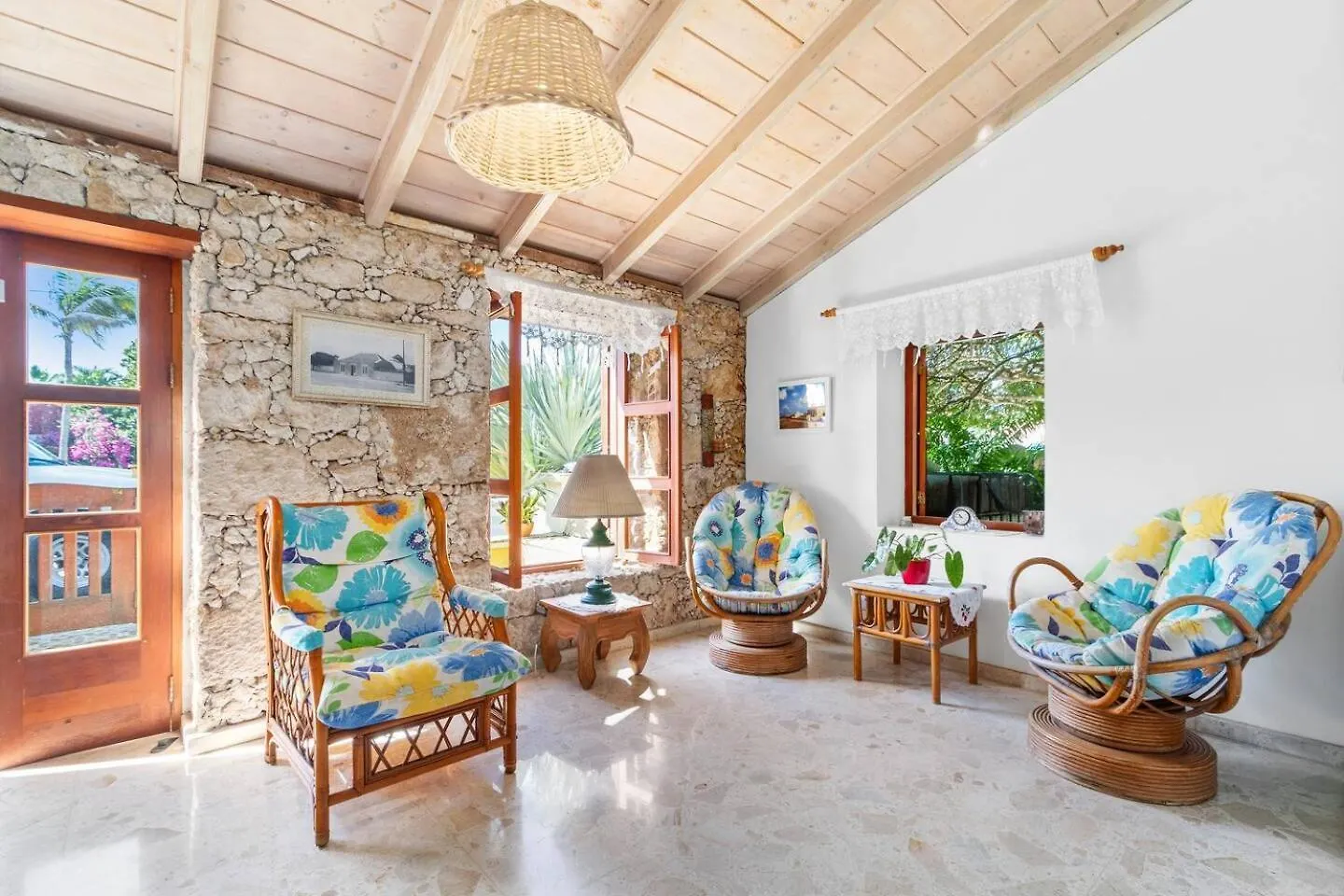 Villa Laurence - Steps To Ocean Bliss By Lucha Savaneta